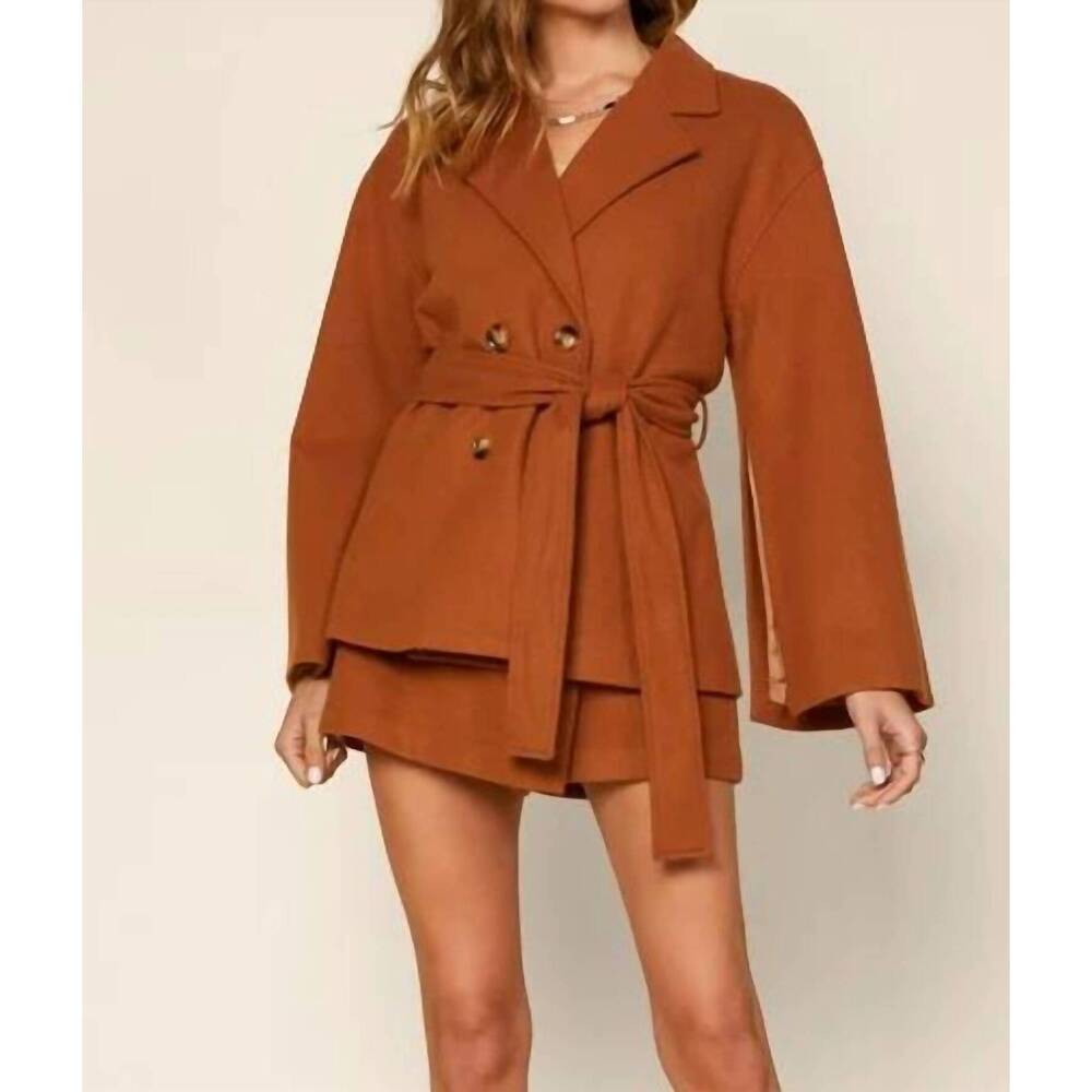 NEW SKIES ARE BLUE split sleeve cape coat with waist tie in rust